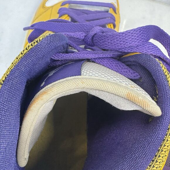 Nike Air Jordan 1 Mid Lakers Kobe Yellow/Purple 554724-708 Men’s Size 11 - Picture 8 of 15